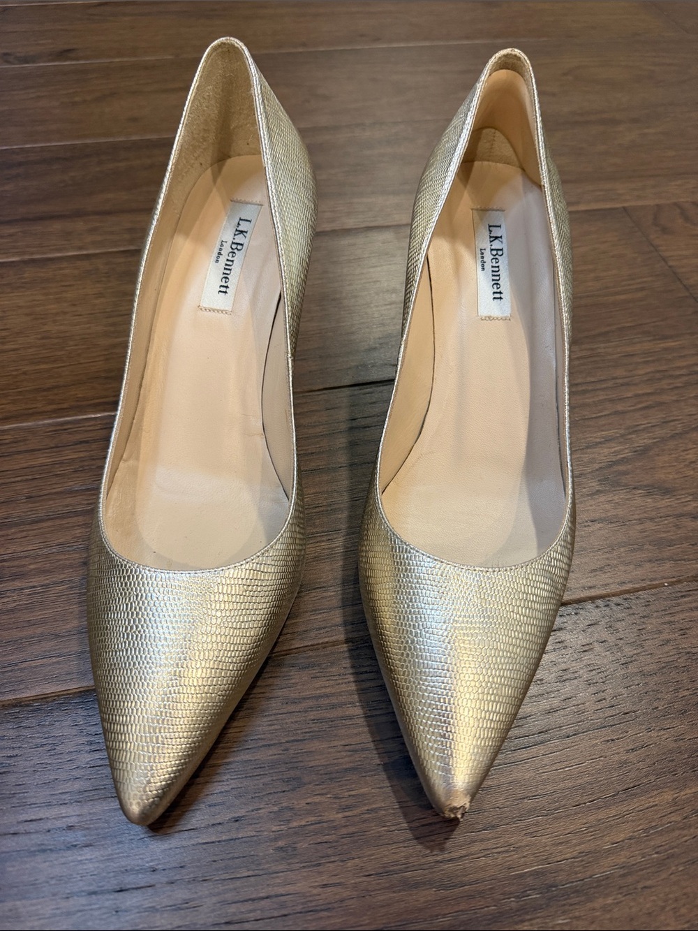 LK Bennett Metallic Gold Textured Pointed-Toe Pumps Size 39 - C61-001